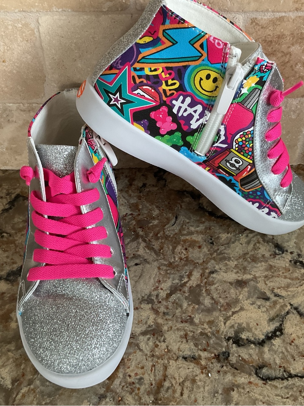 Colorful Kids High-Top Sneakers  Pink Laces side zippers size 8